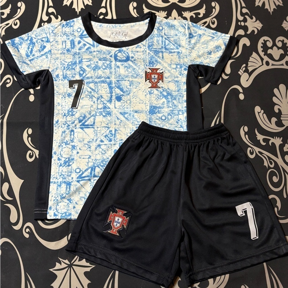 Medium Ronaldo Kids Soccer Jersey Portugal Footballer Blue away Kit - Size 26 - Picture 8 of 8